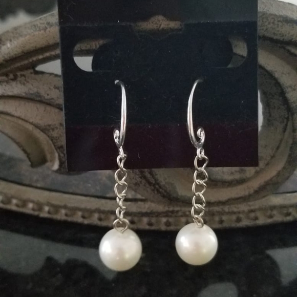 Faux Pearl Dangle Earrings - Picture 2 of 3